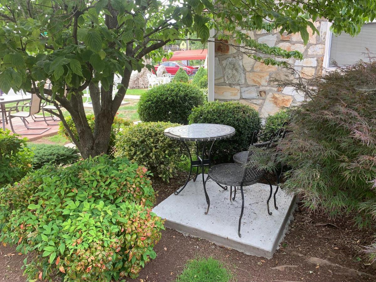 Phillips Historic Motel & Cottages Robbinsville Bagian luar foto
